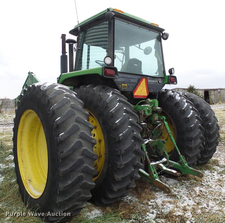 image for item DB2103 1989 John Deere 4555 tractor