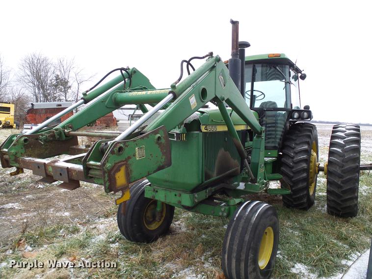 image for item DB2103 1989 John Deere 4555 tractor