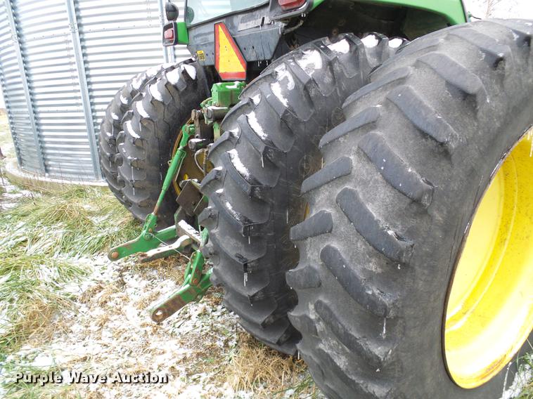 image for item DB2103 1989 John Deere 4555 tractor