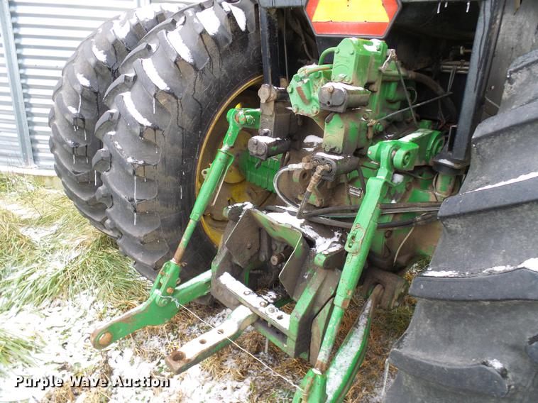 image for item DB2103 1989 John Deere 4555 tractor