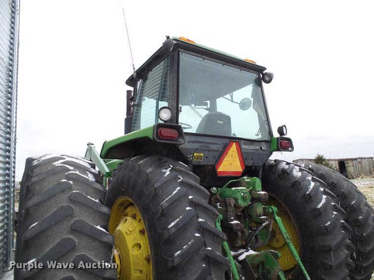 image for item DB2103 1989 John Deere 4555 tractor