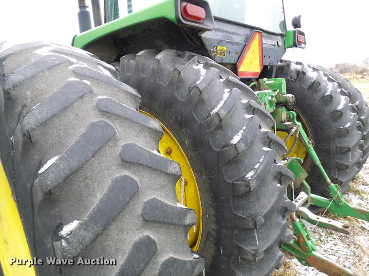 image for item DB2103 1989 John Deere 4555 tractor