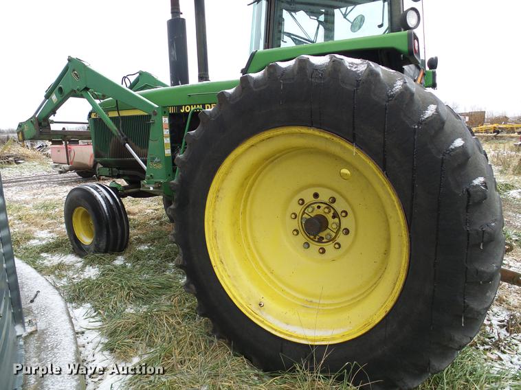 image for item DB2103 1989 John Deere 4555 tractor