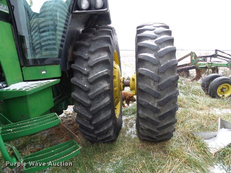 image for item DB2103 1989 John Deere 4555 tractor