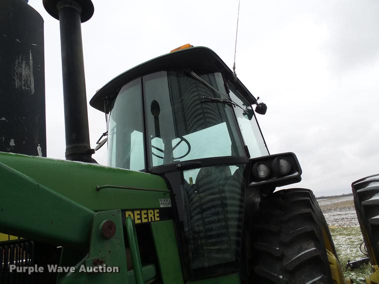 image for item DB2103 1989 John Deere 4555 tractor
