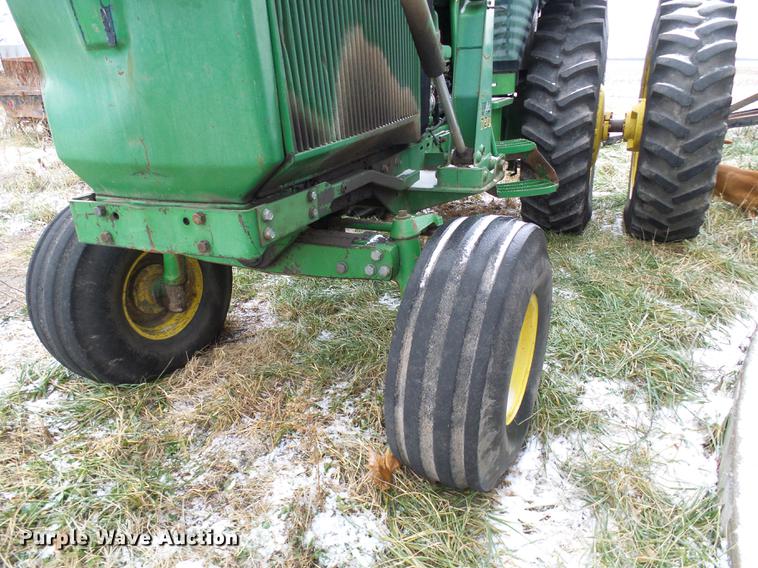 image for item DB2103 1989 John Deere 4555 tractor