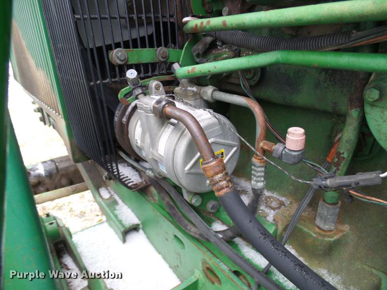 image for item DB2103 1989 John Deere 4555 tractor