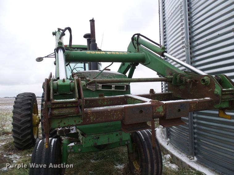 image for item DB2103 1989 John Deere 4555 tractor