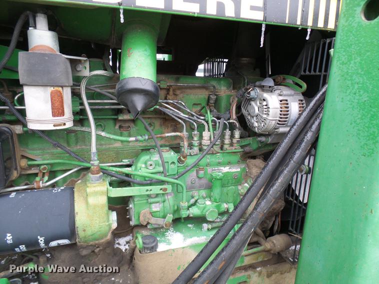 image for item DB2103 1989 John Deere 4555 tractor