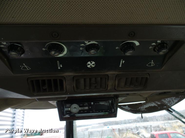 image for item DB2103 1989 John Deere 4555 tractor