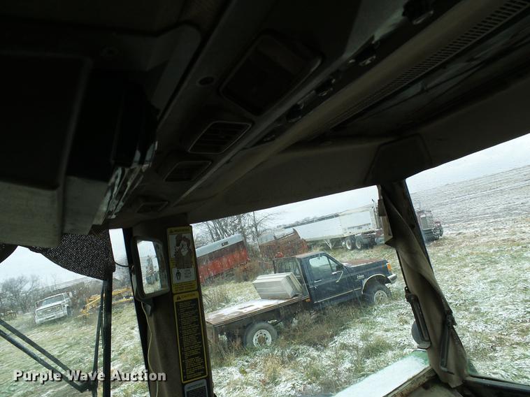 image for item DB2103 1989 John Deere 4555 tractor