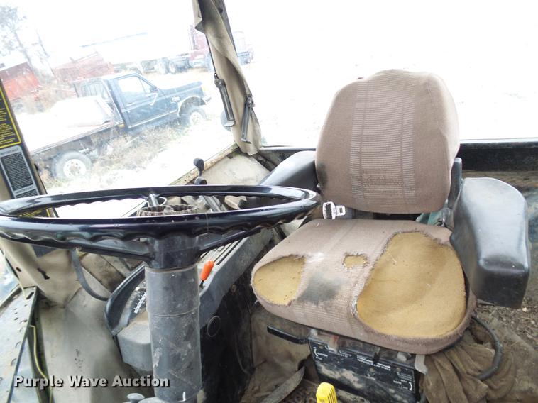image for item DB2103 1989 John Deere 4555 tractor