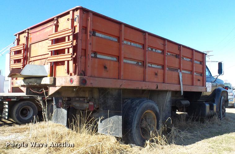 image for item DB2126 1976 Chevrolet C65 grain truck