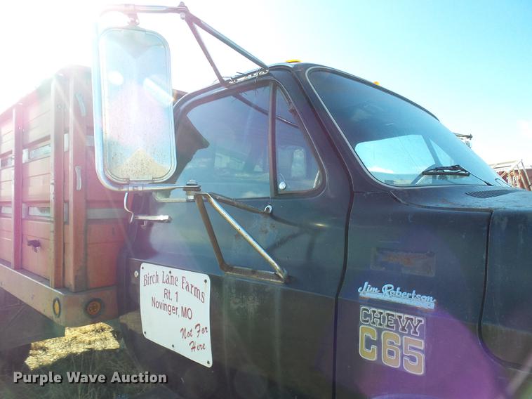 image for item DB2126 1976 Chevrolet C65 grain truck