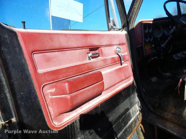 image for item DB2126 1976 Chevrolet C65 grain truck