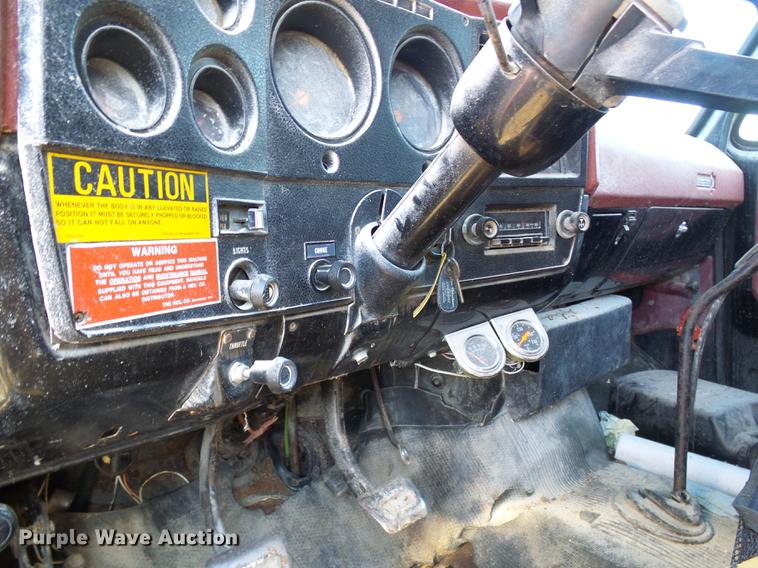 image for item DB2126 1976 Chevrolet C65 grain truck