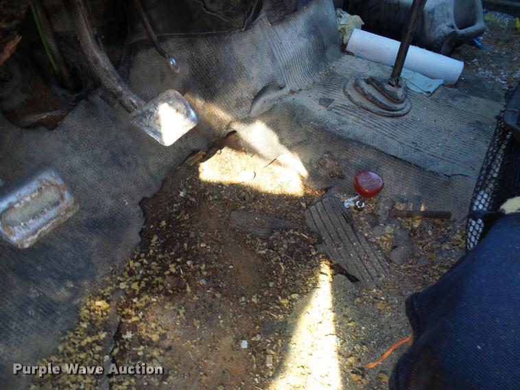 image for item DB2126 1976 Chevrolet C65 grain truck