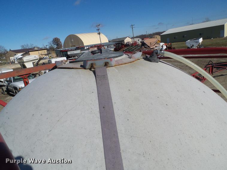 image for item DB2127 2004 Case IH SPX3185 sprayer