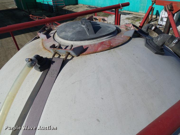 image for item DB2127 2004 Case IH SPX3185 sprayer