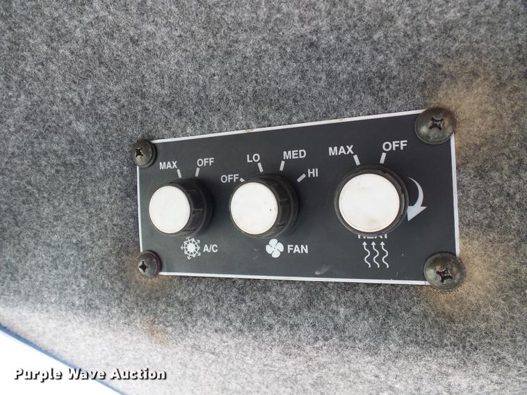 image for item DB2127 2004 Case IH SPX3185 sprayer