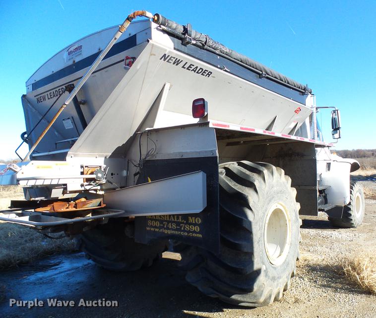 image for item DB2135 2007 International 7400 applicator truck