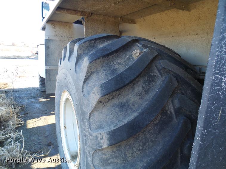 image for item DB2135 2007 International 7400 applicator truck