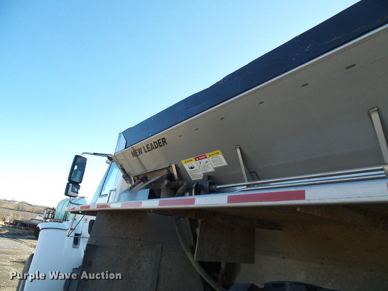 image for item DB2135 2007 International 7400 applicator truck