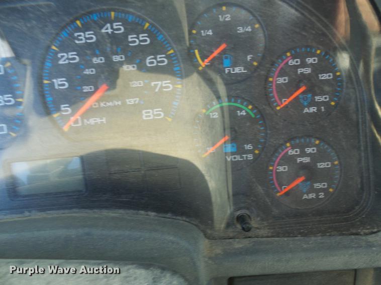 image for item DB2135 2007 International 7400 applicator truck