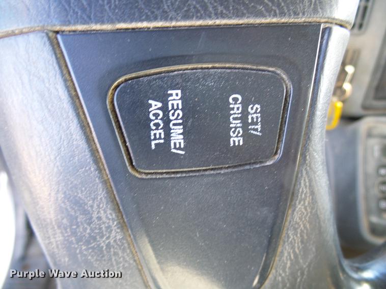 image for item DB2135 2007 International 7400 applicator truck