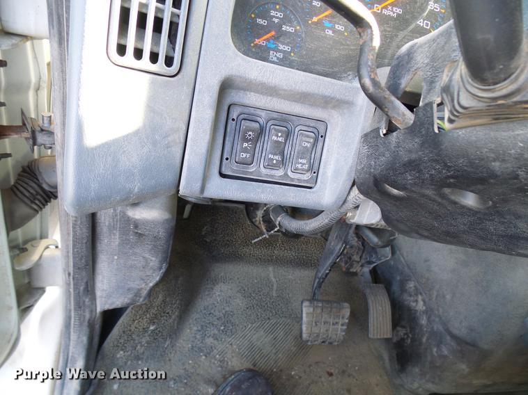 image for item DB2135 2007 International 7400 applicator truck