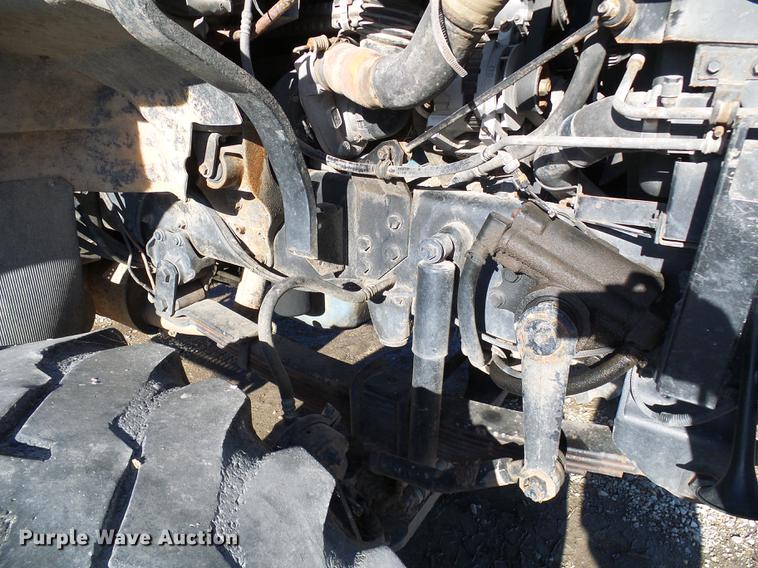 image for item DB2135 2007 International 7400 applicator truck