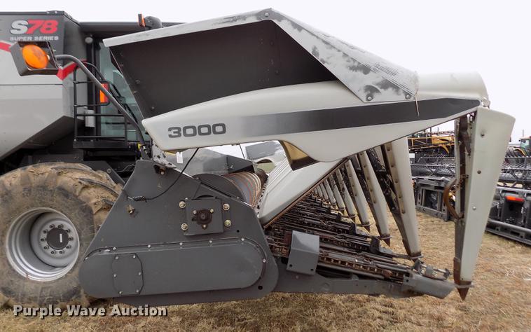 image for item DB9011 2013 Gleaner 3000 corn head