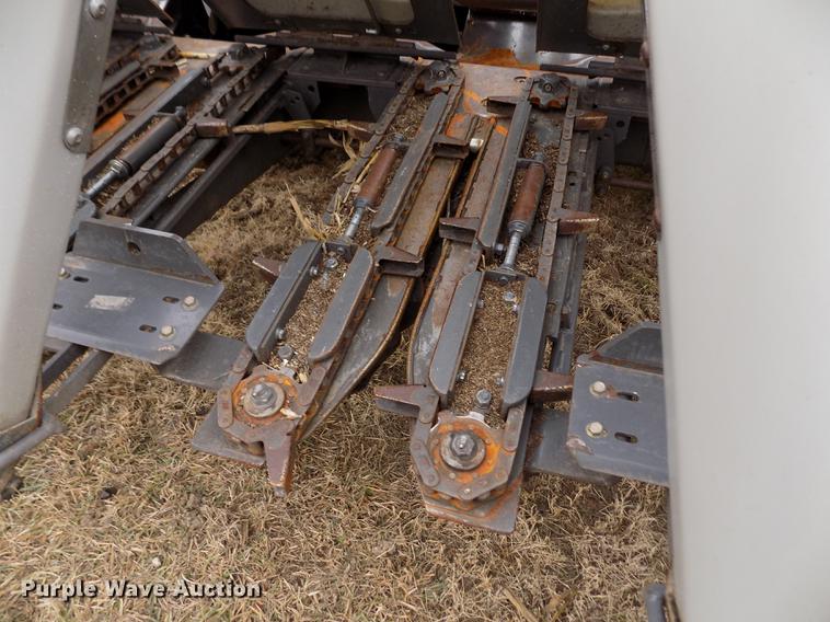 image for item DB9011 2013 Gleaner 3000 corn head