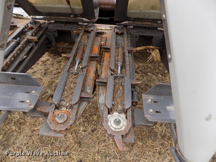 image for item DB9011 2013 Gleaner 3000 corn head