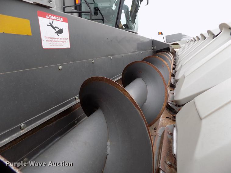image for item DB9011 2013 Gleaner 3000 corn head