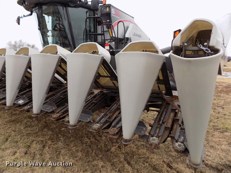 image for item DB9011 2013 Gleaner 3000 corn head