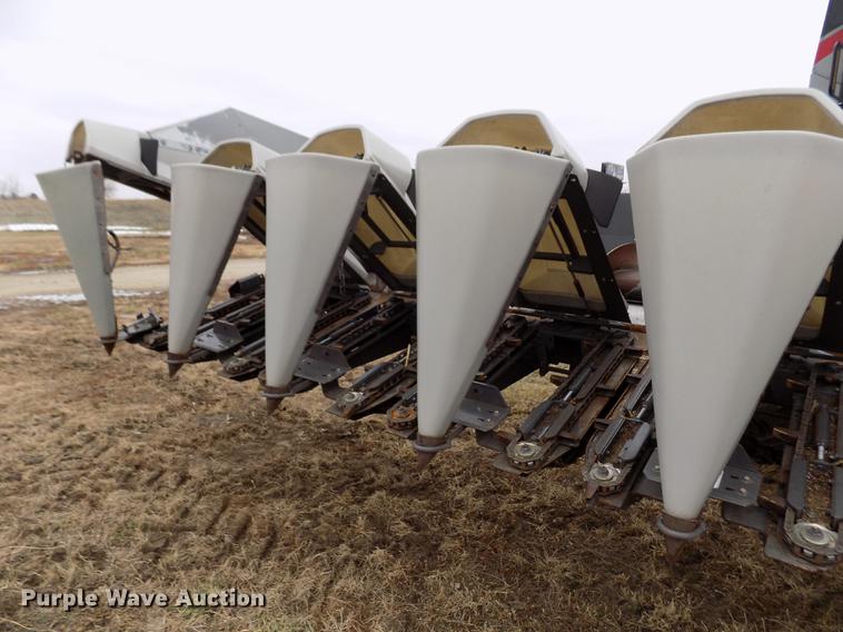 image for item DB9011 2013 Gleaner 3000 corn head