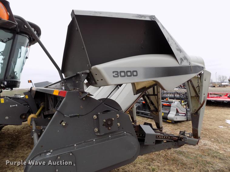 image for item DB9011 2013 Gleaner 3000 corn head