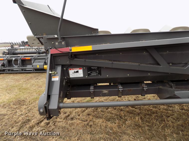 image for item DB9011 2013 Gleaner 3000 corn head
