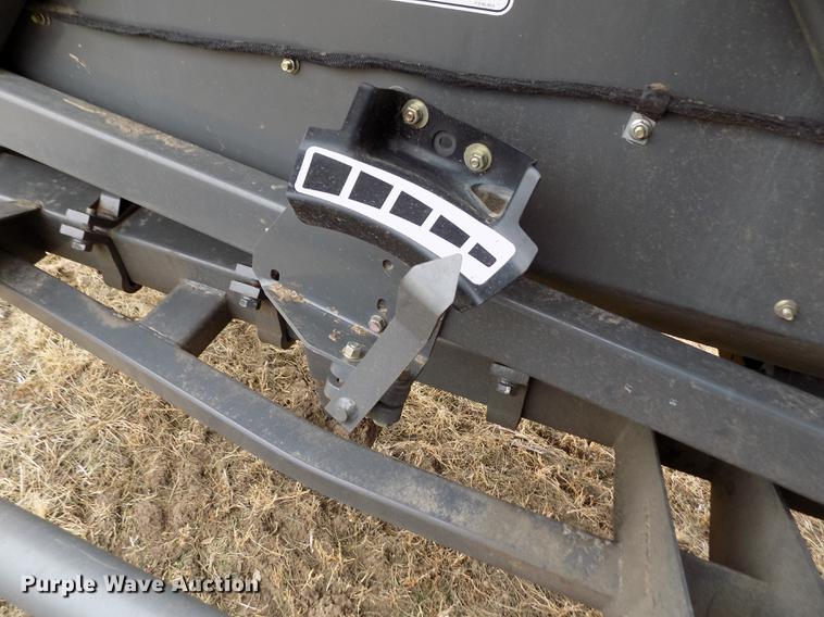 image for item DB9011 2013 Gleaner 3000 corn head