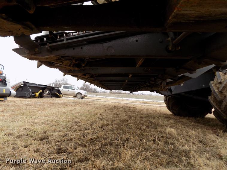 image for item DB9011 2013 Gleaner 3000 corn head