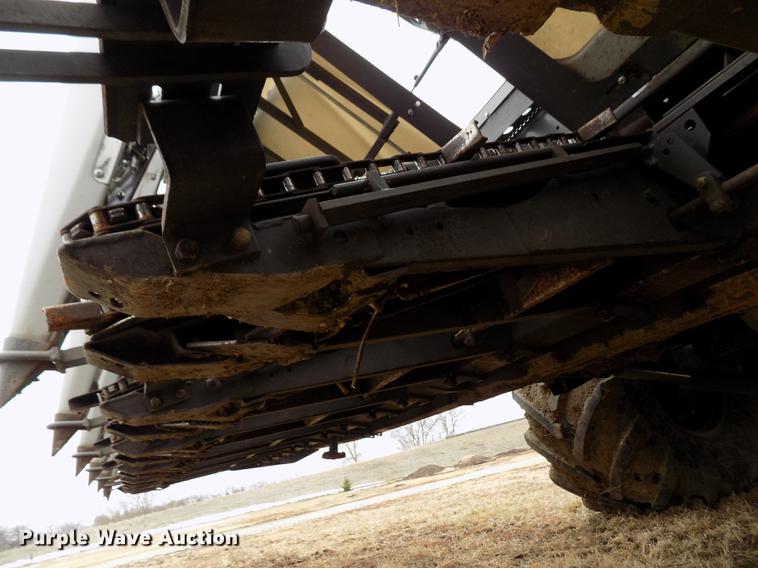 image for item DB9011 2013 Gleaner 3000 corn head