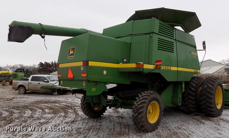 image for item DB9015 1999 John Deere 9610 Maximizer combine