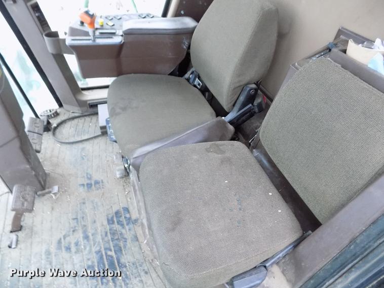 image for item DB9015 1999 John Deere 9610 Maximizer combine