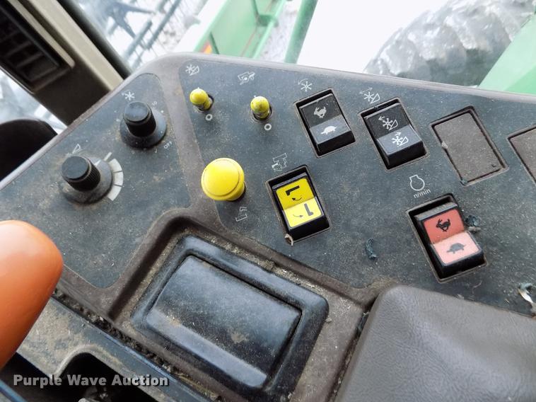 image for item DB9015 1999 John Deere 9610 Maximizer combine