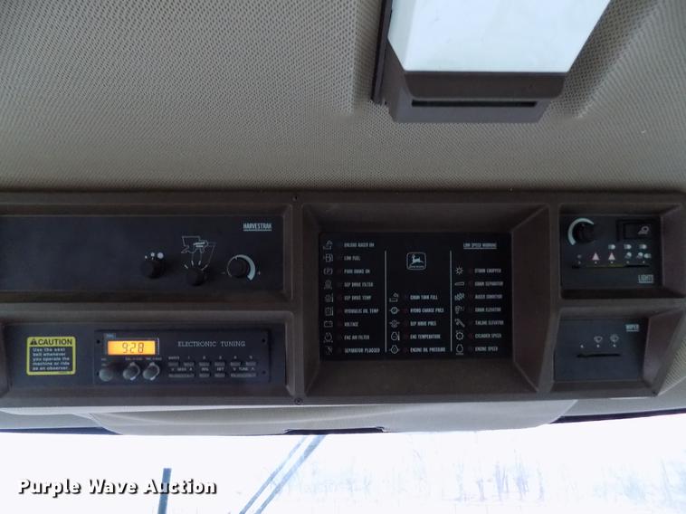 image for item DB9015 1999 John Deere 9610 Maximizer combine