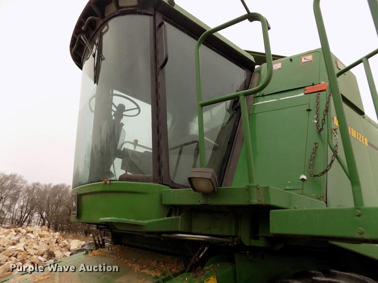 image for item DB9015 1999 John Deere 9610 Maximizer combine