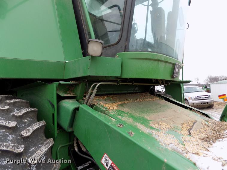 image for item DB9015 1999 John Deere 9610 Maximizer combine