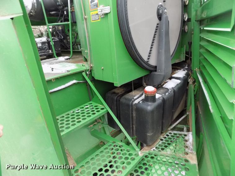 image for item DB9015 1999 John Deere 9610 Maximizer combine