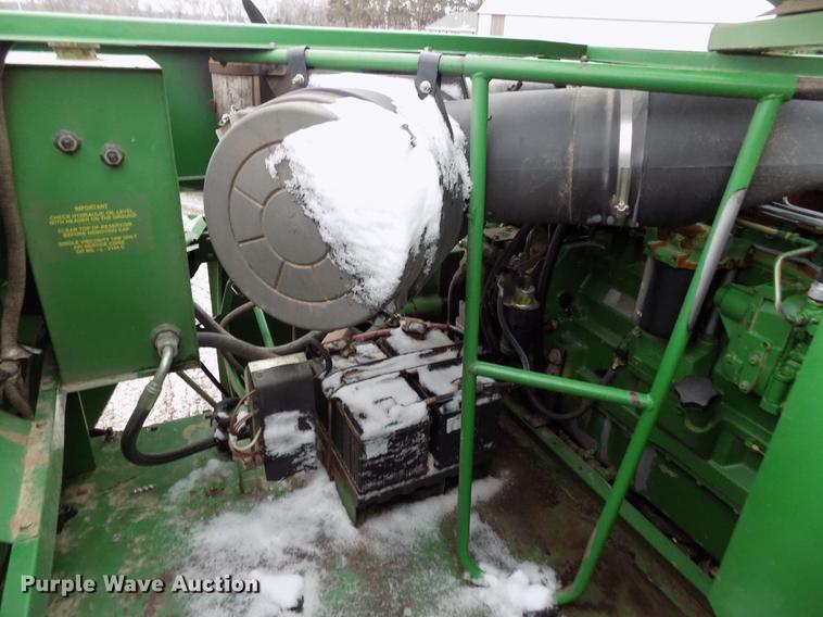 image for item DB9015 1999 John Deere 9610 Maximizer combine
